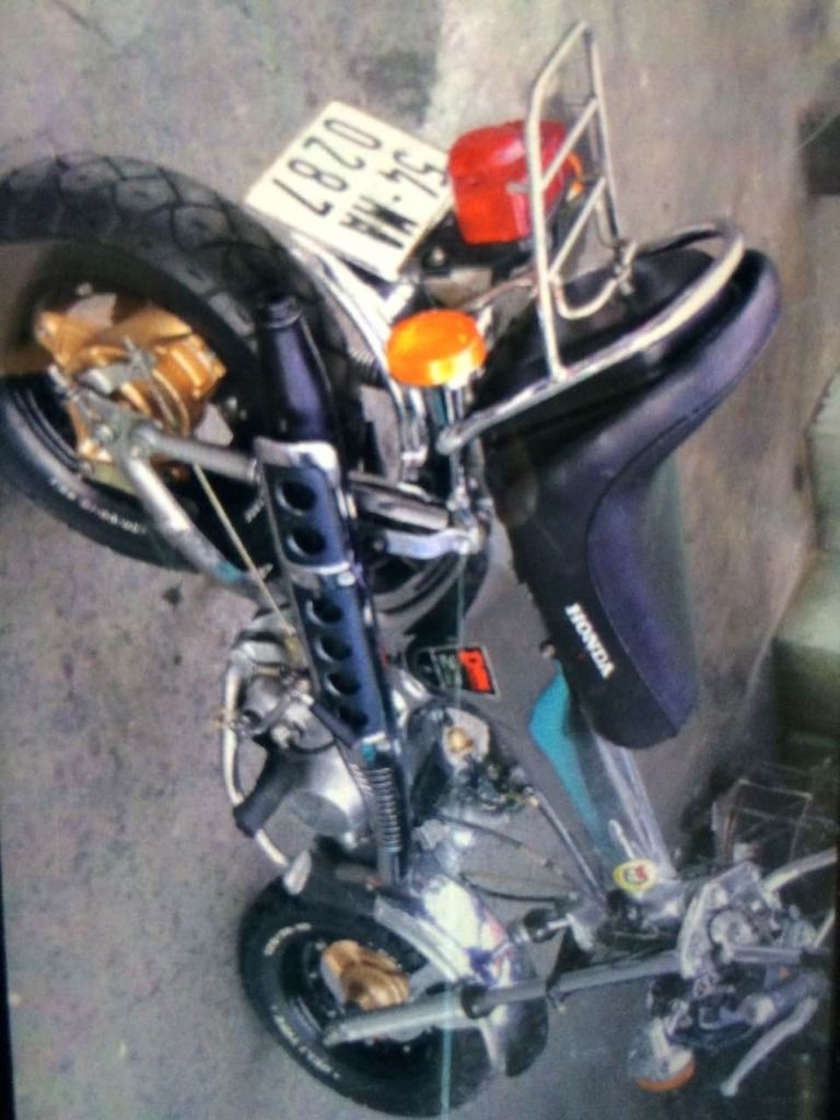 Honda DAX nhập chính ngạch - 3