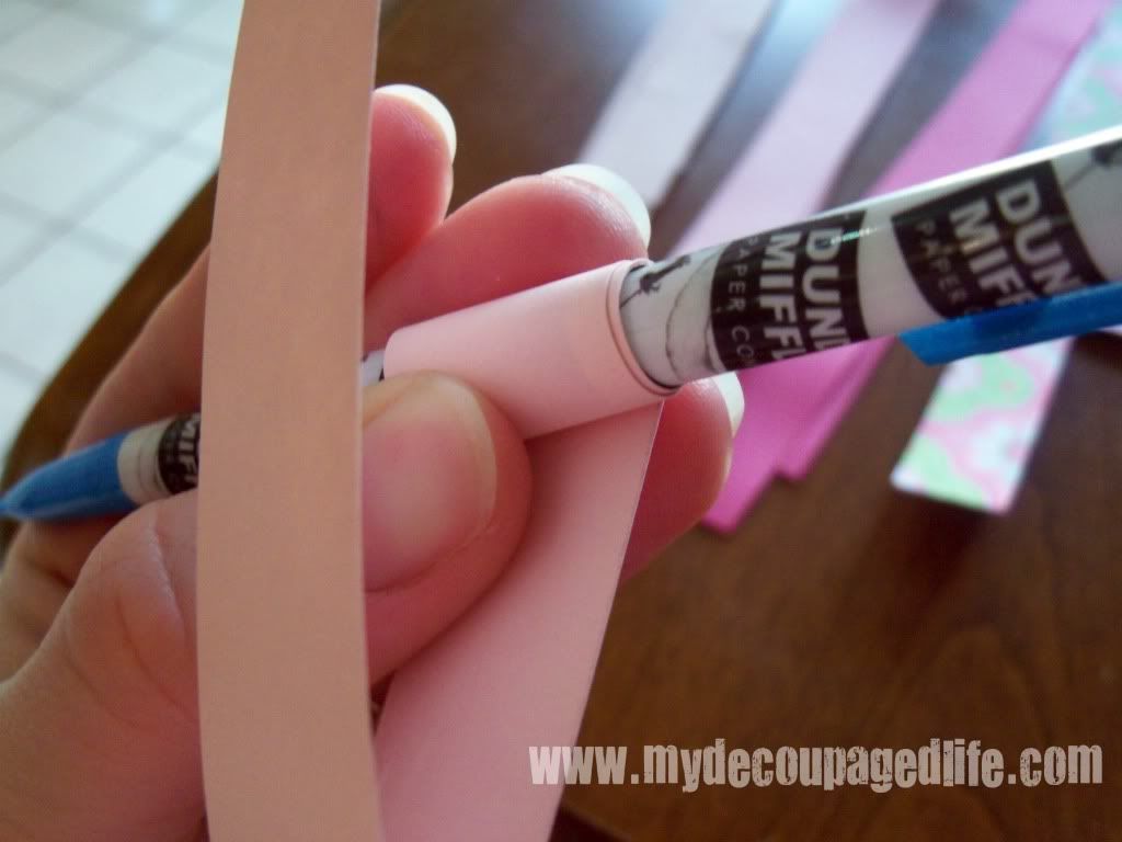 wrapping paper around pencil easy diy valentines garland