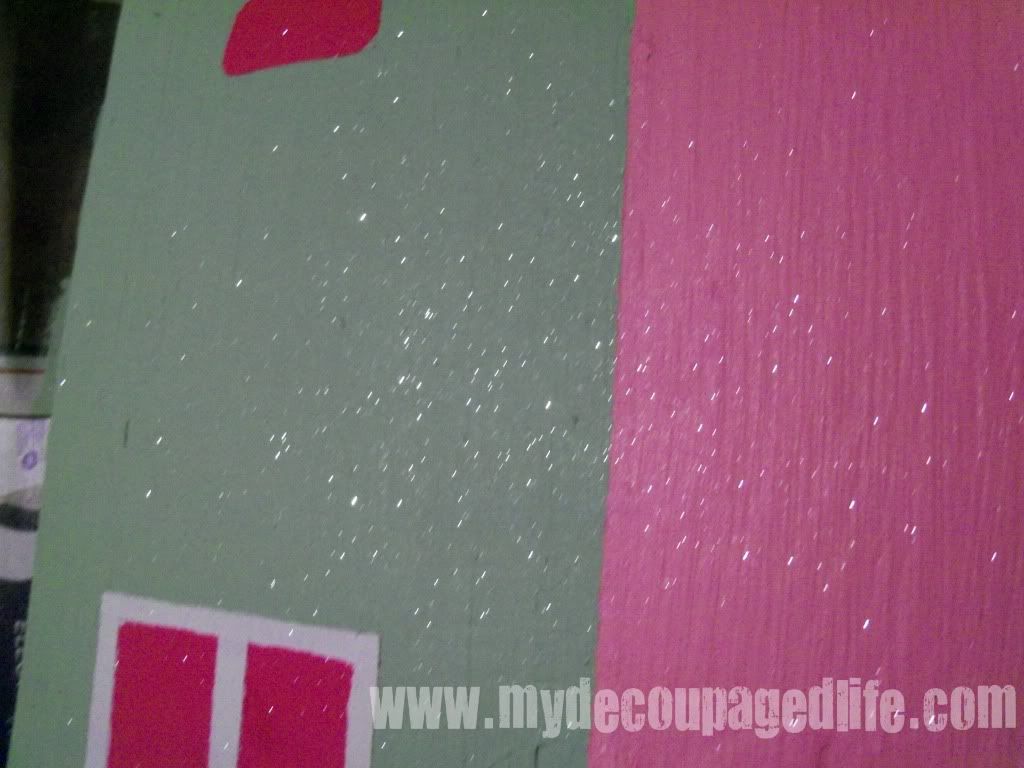 spray glitter castle mirror