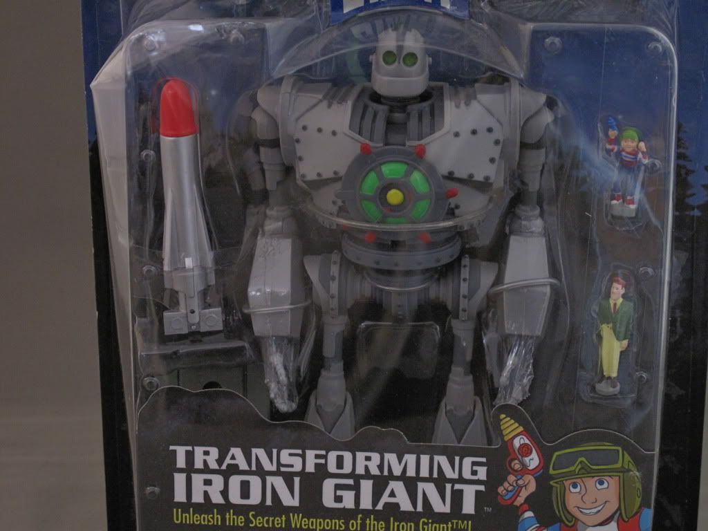 transforming iron giant toy