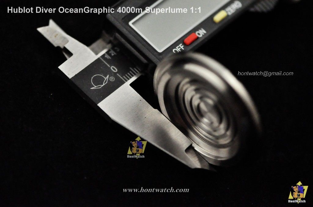 HublotDiverOceanGraphic4000msuperlume11-775015.jpg