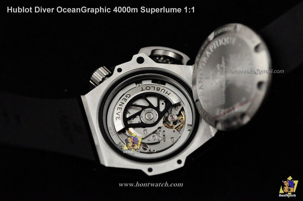 HublotDiverOceanGraphic4000msuperlume11-775016.jpg