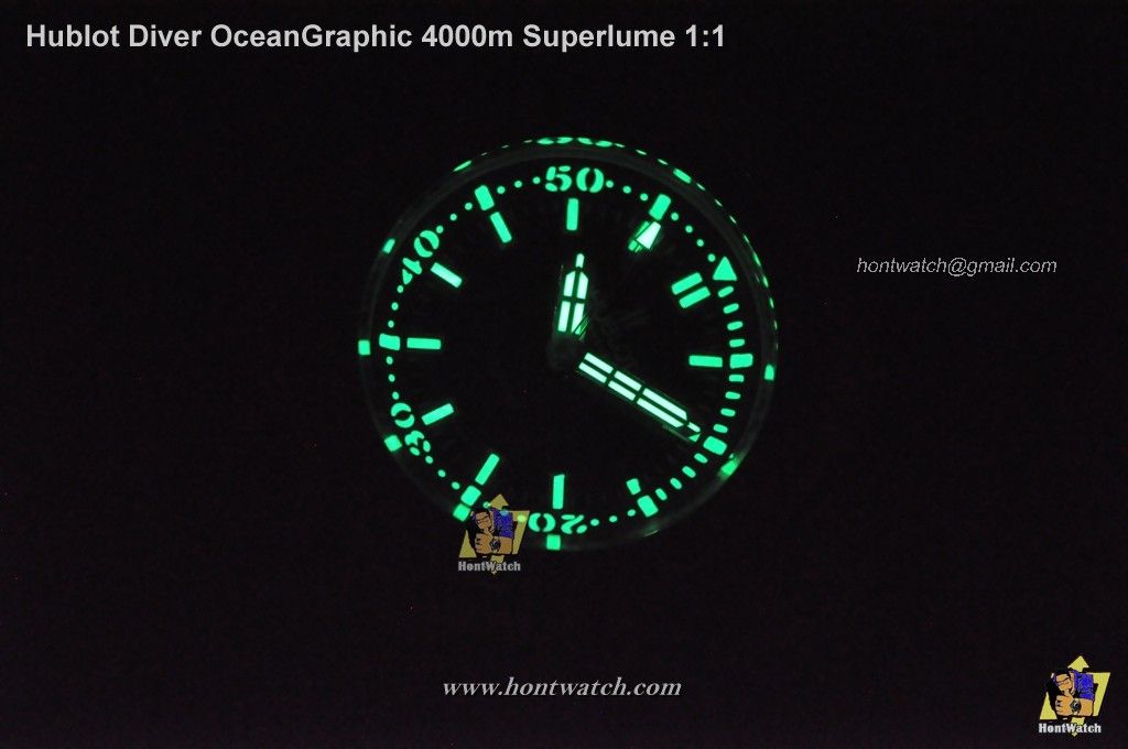 HublotDiverOceanGraphic4000msuperlume11-775021.jpg