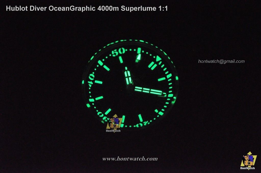 HublotDiverOceanGraphic4000msuperlume11-775022.jpg