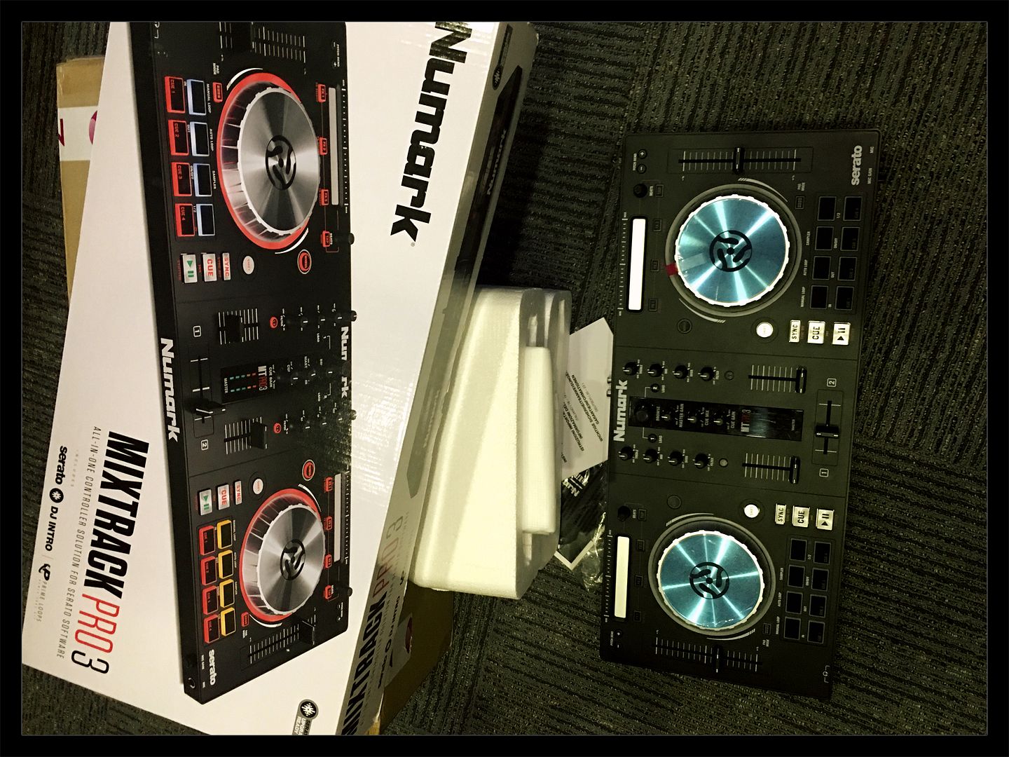 Numark Mixtrack Pro 3 chính hãng tặng kèm tài khoản Numark Premium - 1