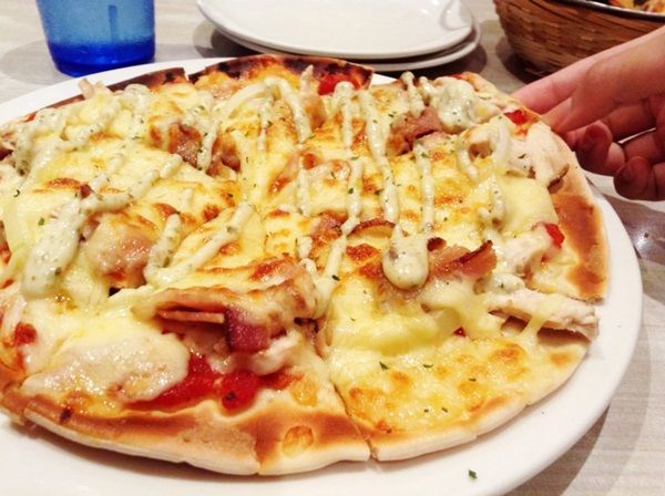 Chicken Caesar Pizza. photo 05_zpse1fe2bae.jpg